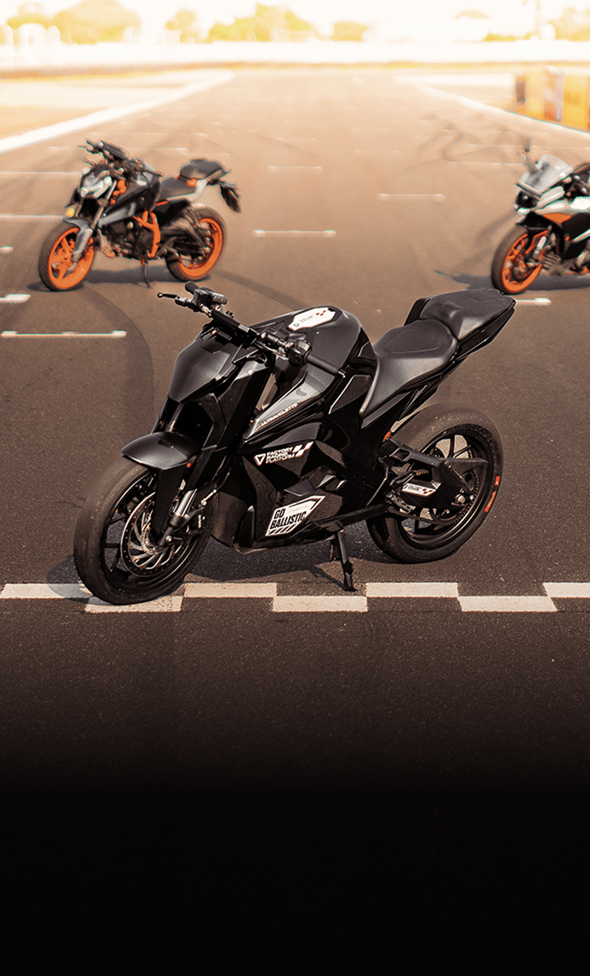 F77 Mach 2: La moto eléctrica de Ultraviolette que humilla a la Aprilia RS 457 y a las KTM en el circuito-cover-img