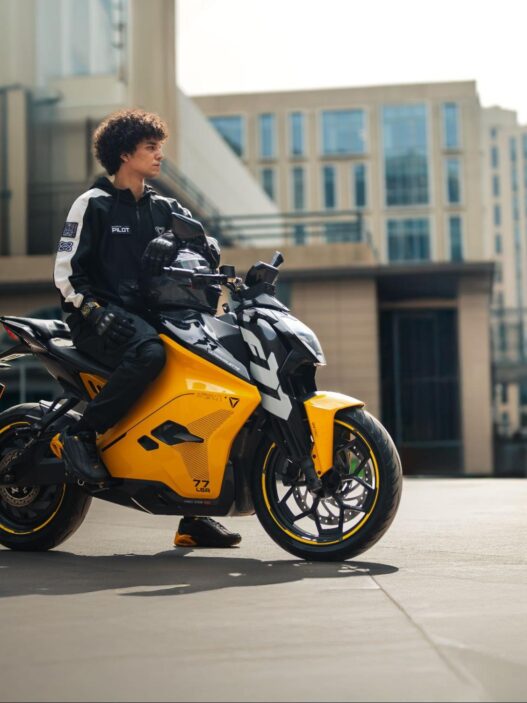 Ultraviolette F77 SuperStreet