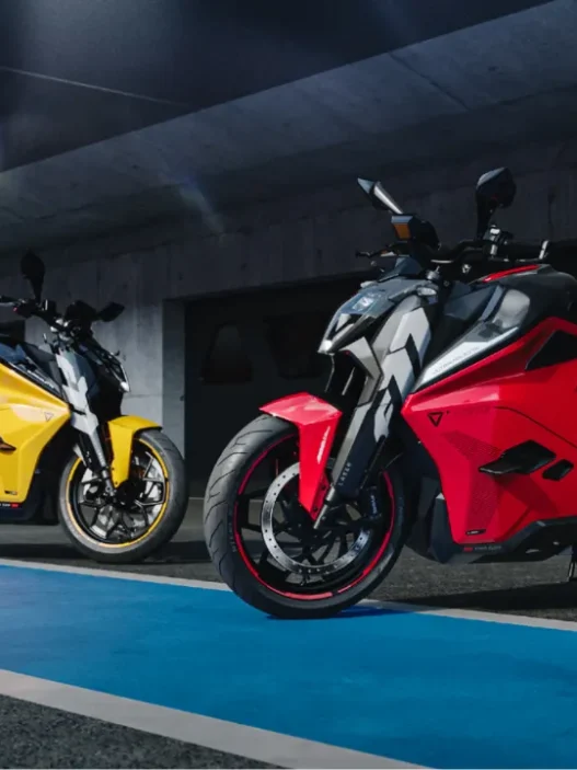 Ultraviolette F77 SuperStreet vs F77 MACH 2